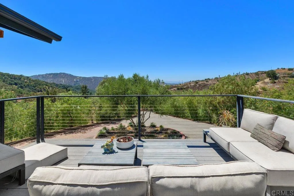 https://cdn.realtyfeed.com/cdn/127/306770449/524e450df2b08676553c9251bd090876.webp