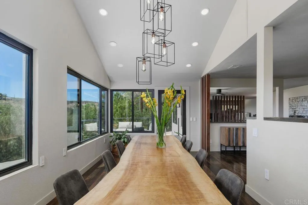 https://cdn.realtyfeed.com/cdn/127/306770449/7f0786bac591b12725cfc0d6c0773a6c.webp