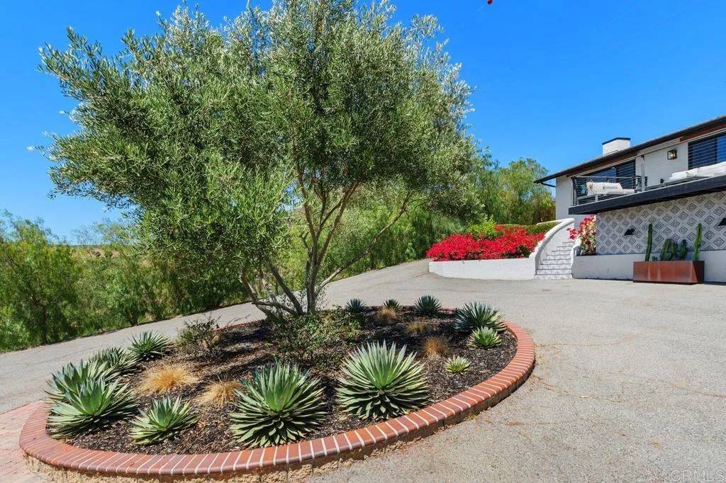https://cdn.realtyfeed.com/cdn/127/306770449/eceef73b64e374fe32c146065e093133.webp