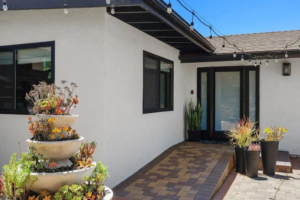 https://cdn.realtyfeed.com/cdn/127/306770449/fb7edbf809bf3c0fc77974e1ed39ff04.webp