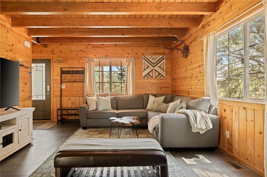 24071 Fern Glen, Crestline, CA 92325 - Photo 5 of 29, Crestline, CA
