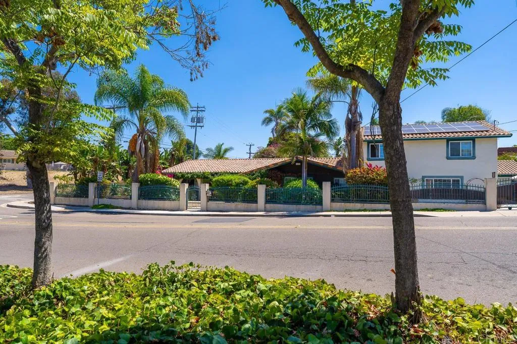 487 Hilltop Dr, Chula Vista, CA 91910 - Photo 5 of 33, Chula Vista, CA