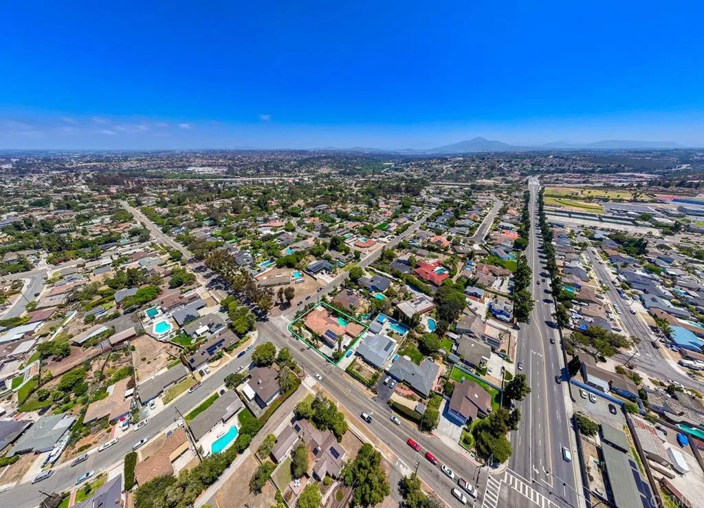 https://cdn.realtyfeed.com/cdn/127/306770472/b5df5e54c24d1d4381ce2396a90ddeb4.webp