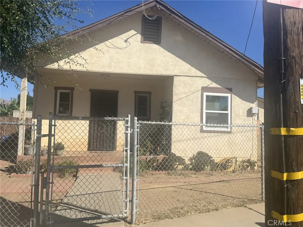 4264 Victoria Avenue, Riverside, CA 92507 - Main photo, Riverside, CA