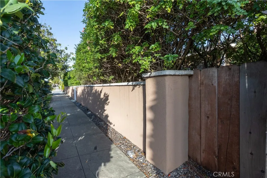 https://cdn.realtyfeed.com/cdn/127/306770508/51fe1234defed30c230d78384764e5d3.webp