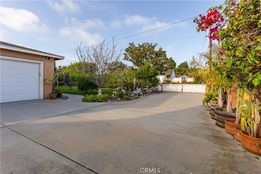 https://cdn.realtyfeed.com/cdn/127/306770508/866818c1beee7246decd05da972553bb.webp