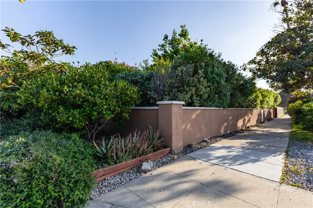 https://cdn.realtyfeed.com/cdn/127/306770508/e883eacc9823affd5fc7322f8169baa2.webp