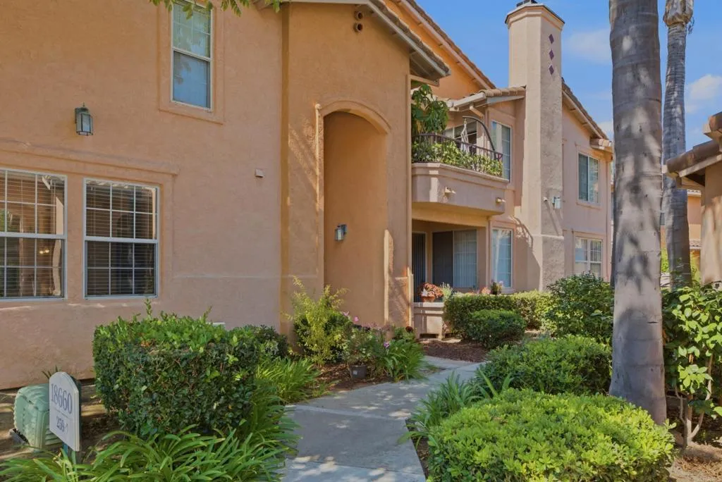 https://cdn.realtyfeed.com/cdn/127/306770532/a53e79c2607ee4defb3f6ee7c7b3014b.webp