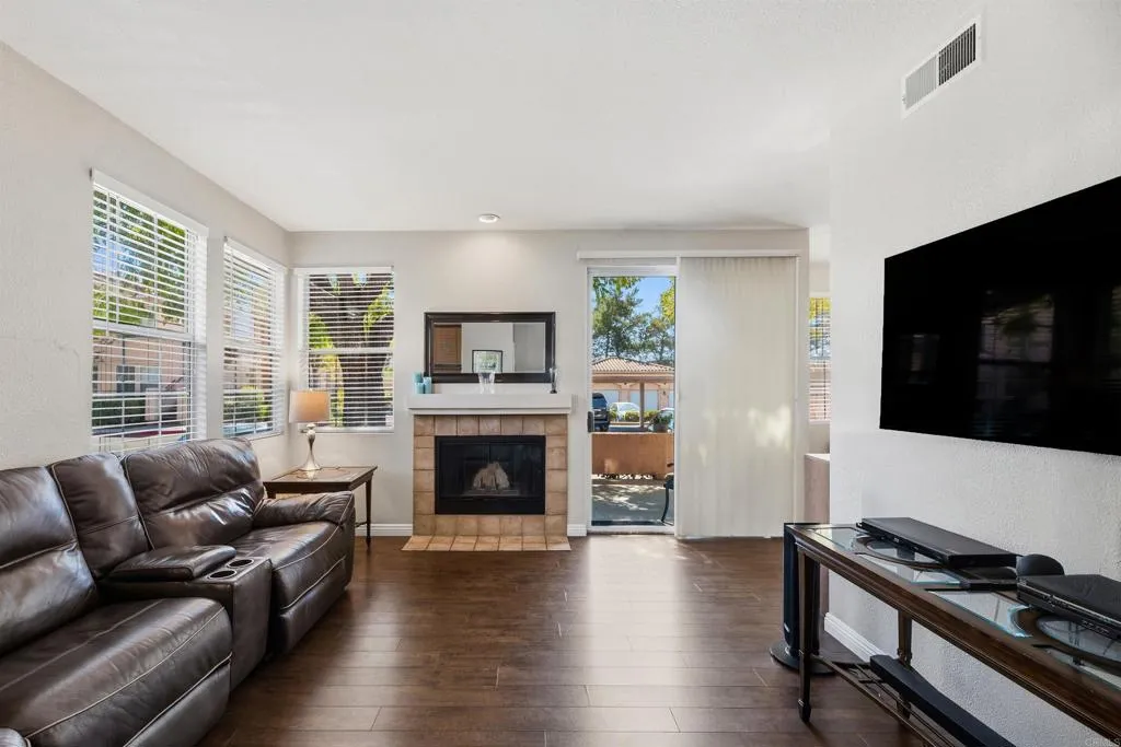 https://cdn.realtyfeed.com/cdn/127/306770532/d96387eb12b0f945f33d186ab3b356ff.webp