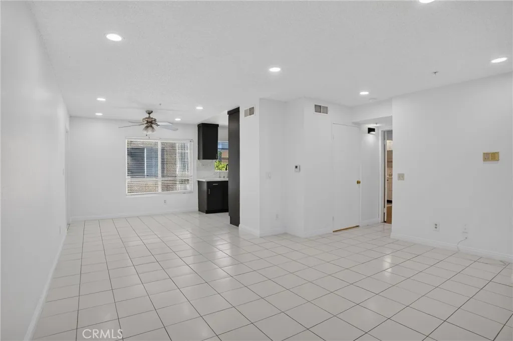 8828 Burnet Ave Unit 9, North Hills, CA 91343 - Photo 4 of 38, North Hills, CA