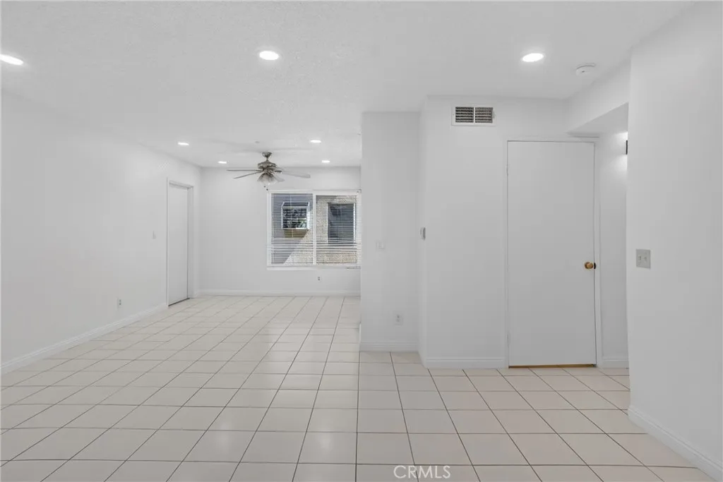 8828 Burnet Ave Unit 9, North Hills, CA 91343 - Photo 3 of 38, North Hills, CA