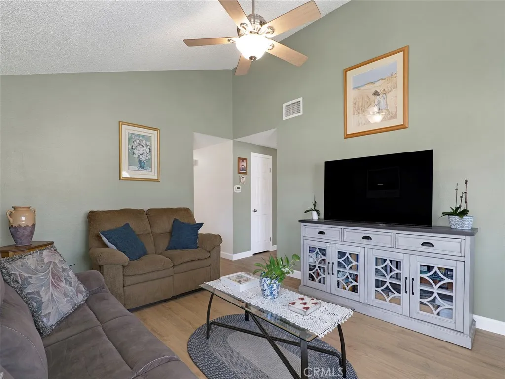 19356 Ranier, Canyon Country, CA 91351 - Photo 5 of 28, Canyon Country, CA