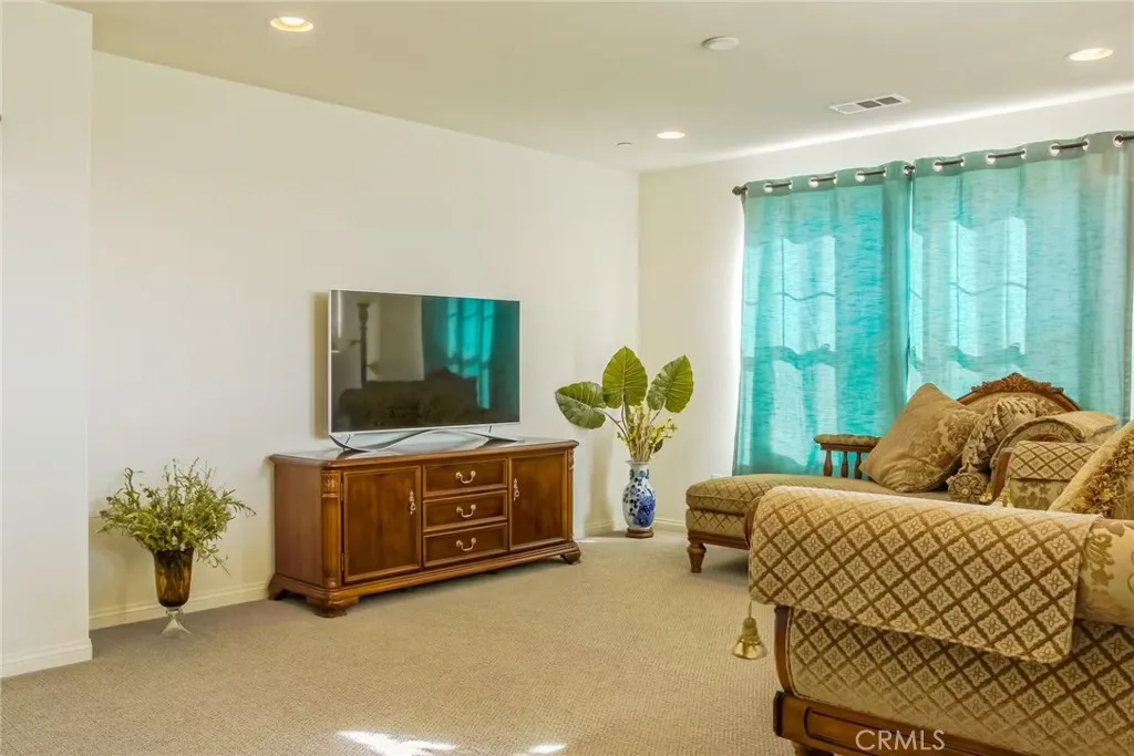 5155 S Oxford Ln, Ontario, CA 91762 - Photo 4 of 4, Ontario, CA