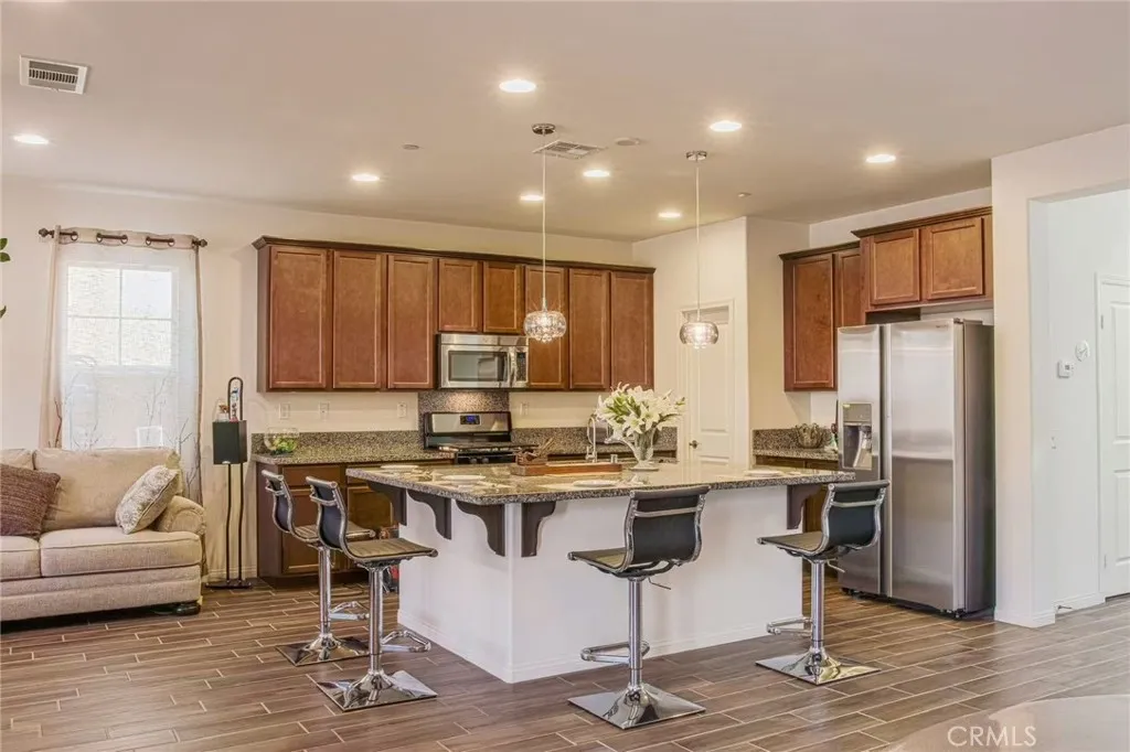 5155 S Oxford Ln, Ontario, CA 91762 - Main photo, Ontario, CA