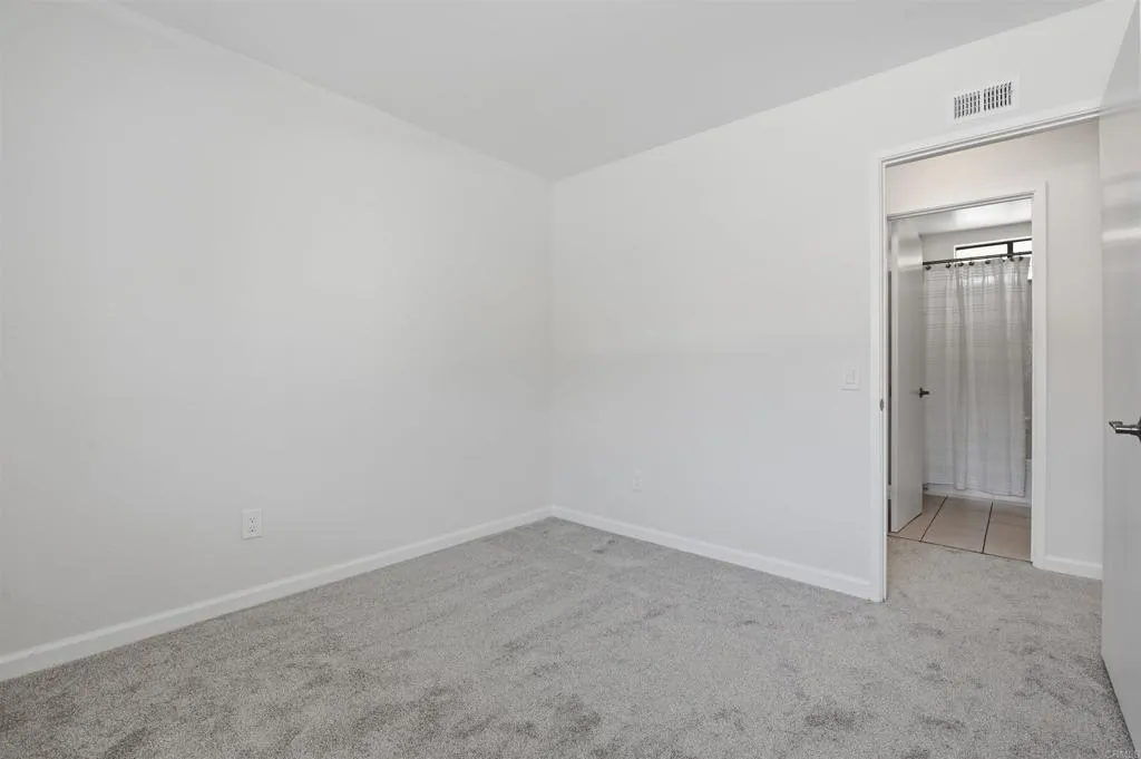 https://cdn.realtyfeed.com/cdn/127/306770561/b78aa92a53cf1c332be7cdd4c605d815.webp