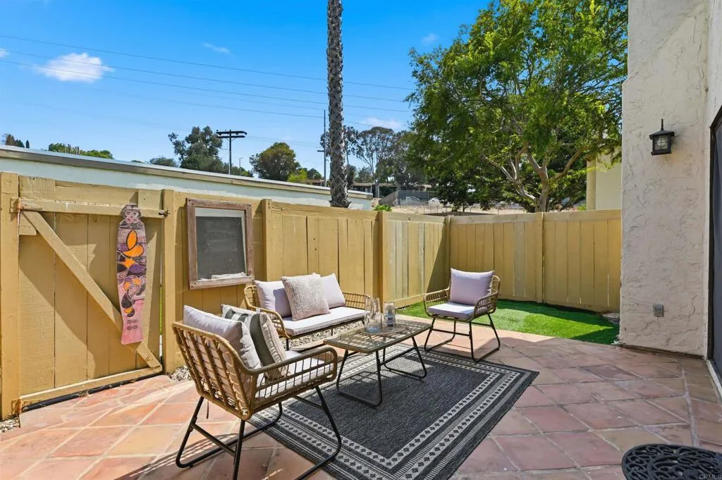 https://cdn.realtyfeed.com/cdn/127/306770561/d5b5a1c1e1ab0df177671de5662a7caa.webp