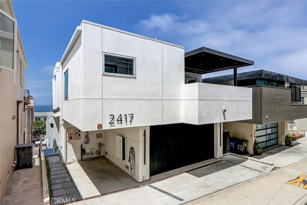 2417 Crest, Manhattan Beach, CA 90266 - Main photo, Manhattan Beach, CA