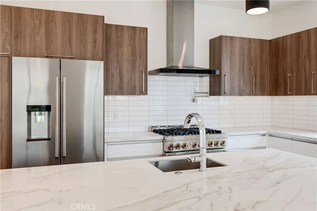 2413 Curtis Avenue Unit B, Redondo Beach, CA 90278 - Photo 4 of 5, Redondo Beach, CA