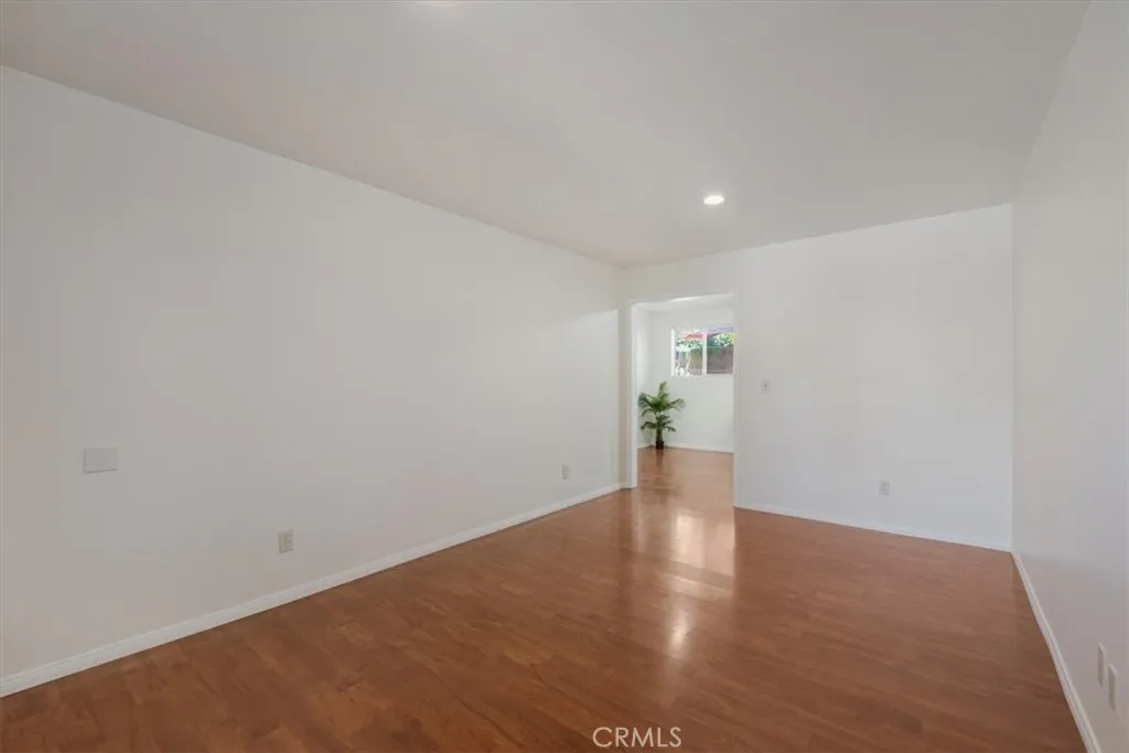 22521 Victory Boulevard Unit B, West Hills, CA 91307 - Photo 5 of 16, West Hills, CA