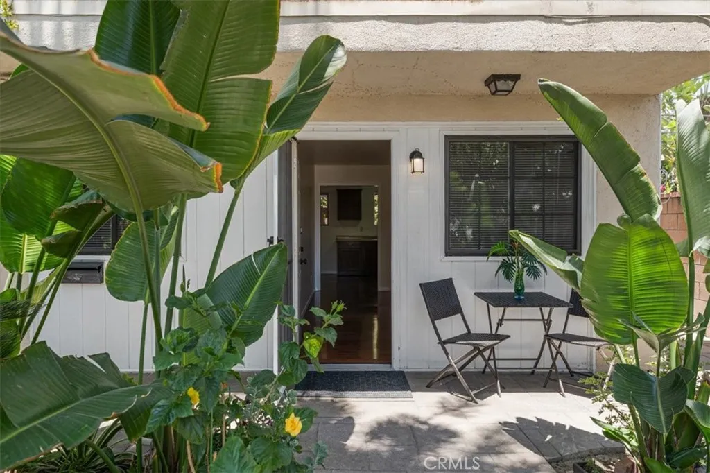 22521 Victory Boulevard Unit B, West Hills, CA 91307 - Photo 2 of 16, West Hills, CA