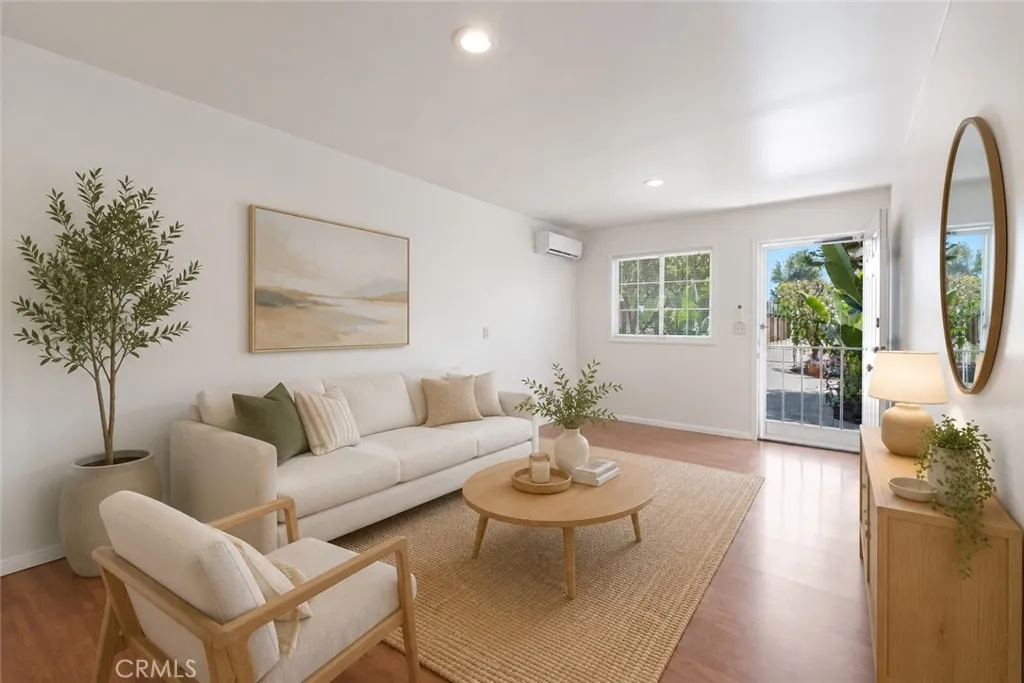 22521 Victory Boulevard Unit B, West Hills, CA 91307 - Photo 3 of 16, West Hills, CA
