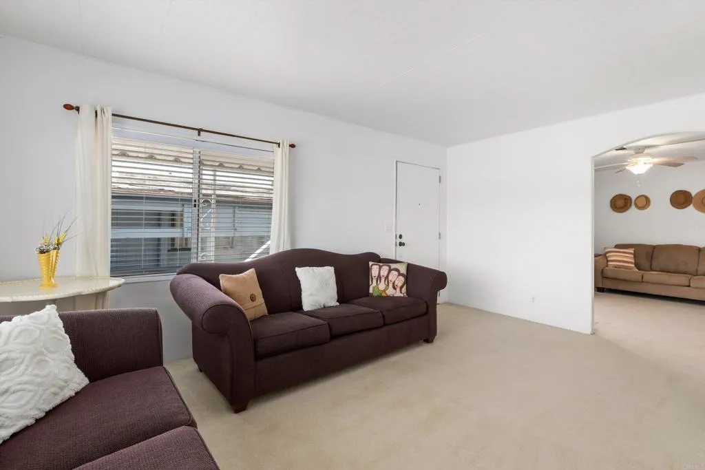 https://cdn.realtyfeed.com/cdn/127/306770622/614345eed55b3e3b11b56aa20841f474.webp