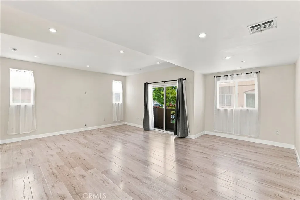 15340 Lassen Street, Mission Hills (San Fernando), CA 91345 - Photo 3 of 29, Mission Hills (san Fernando), CA