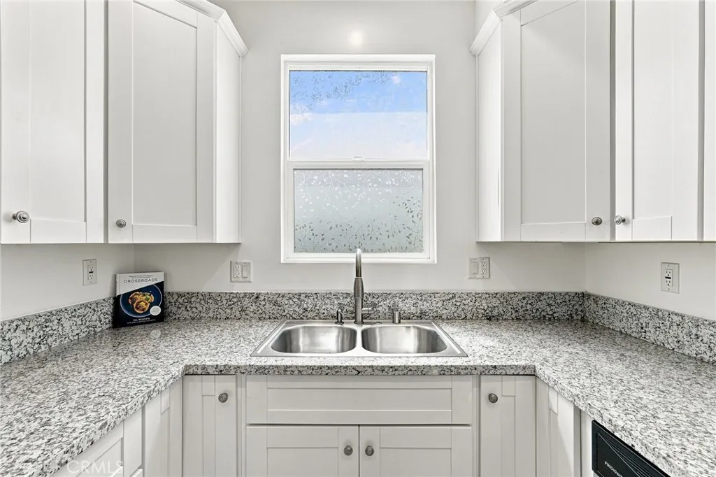 15340 Lassen Street, Mission Hills (San Fernando), CA 91345 - Photo 5 of 29, Mission Hills (san Fernando), CA