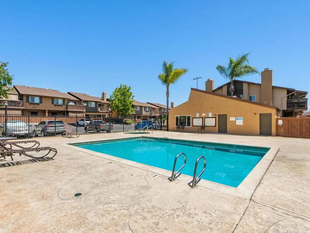 https://cdn.realtyfeed.com/cdn/127/306770651/347cc198c7870f15dcdb725ff71b13c8.webp