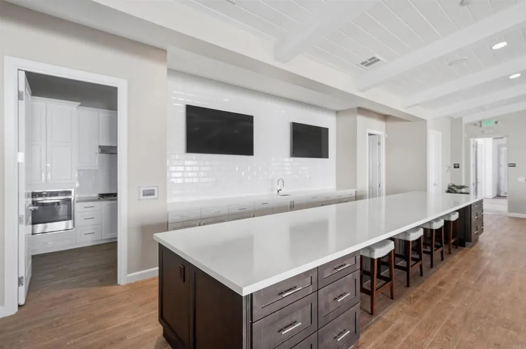https://cdn.realtyfeed.com/cdn/127/306770667/7fbc378b33d7b119bd2b0d9258c2fdd1.webp