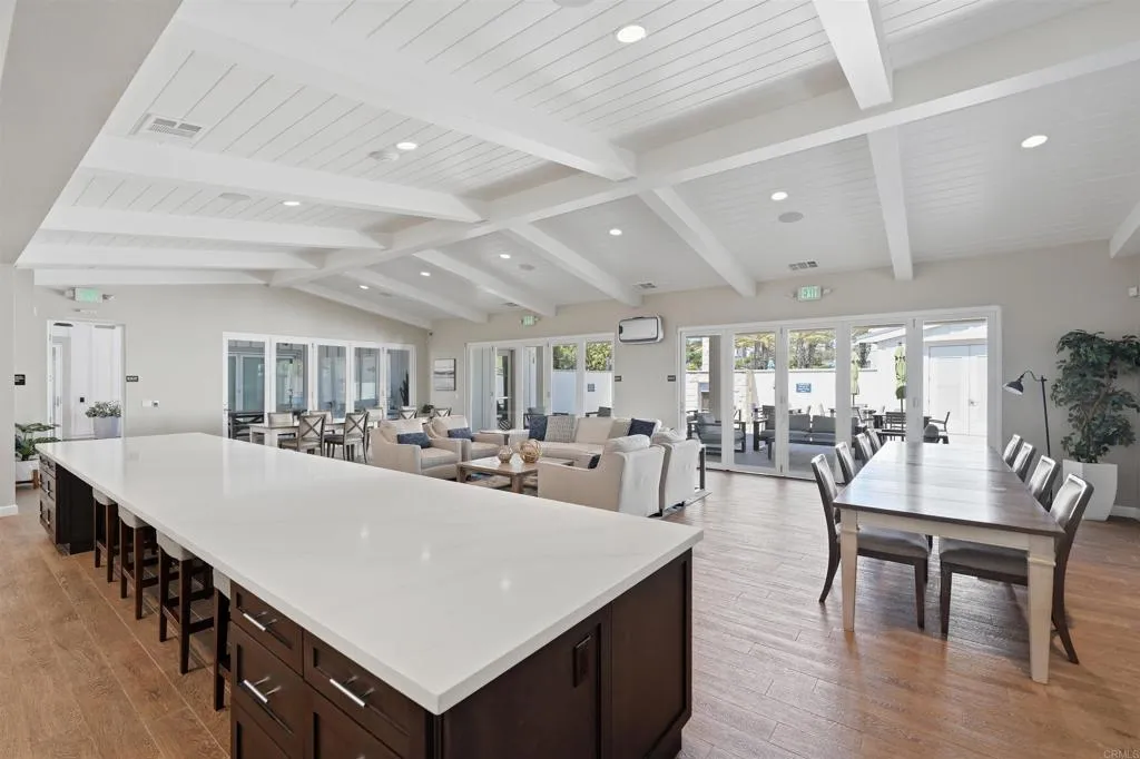 https://cdn.realtyfeed.com/cdn/127/306770667/f8dab502c111330bdff385f8c866bdc0.webp