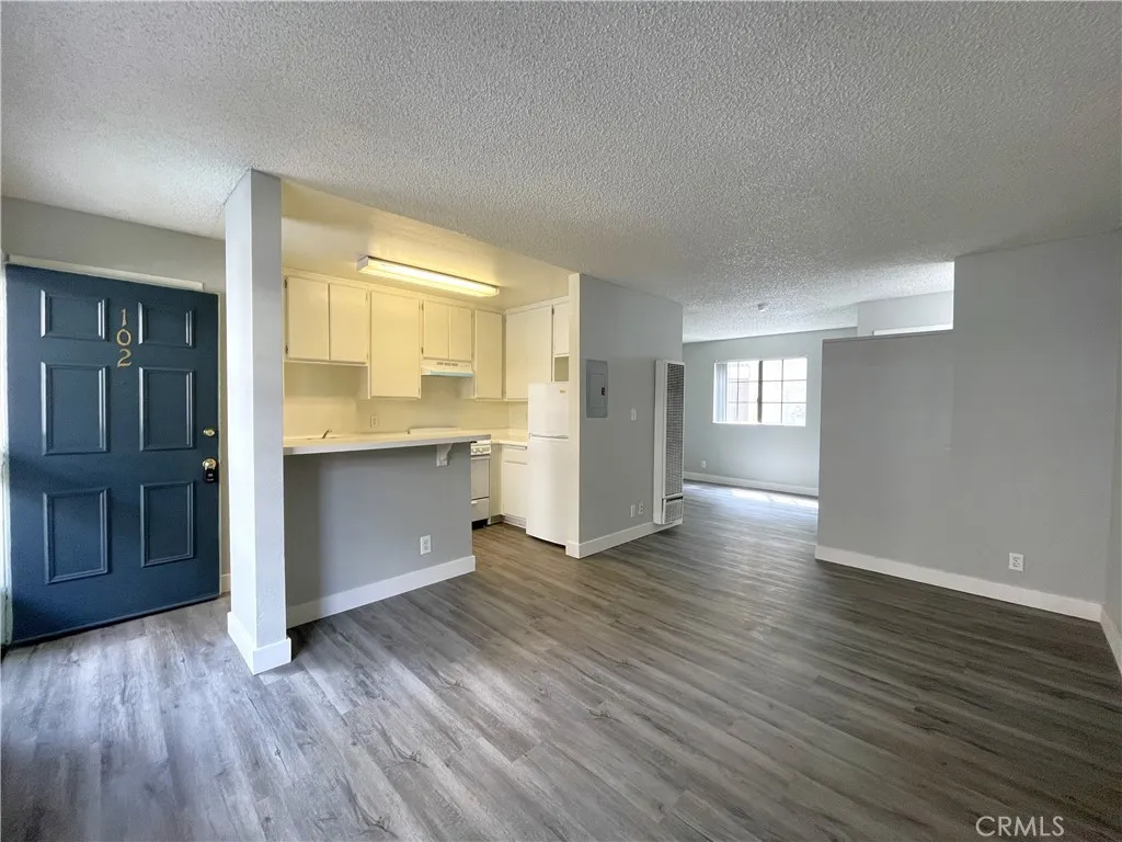 1130 Newport Avenue Unit 202, Long Beach, CA 90804 - Photo 2 of 14, Long Beach, CA