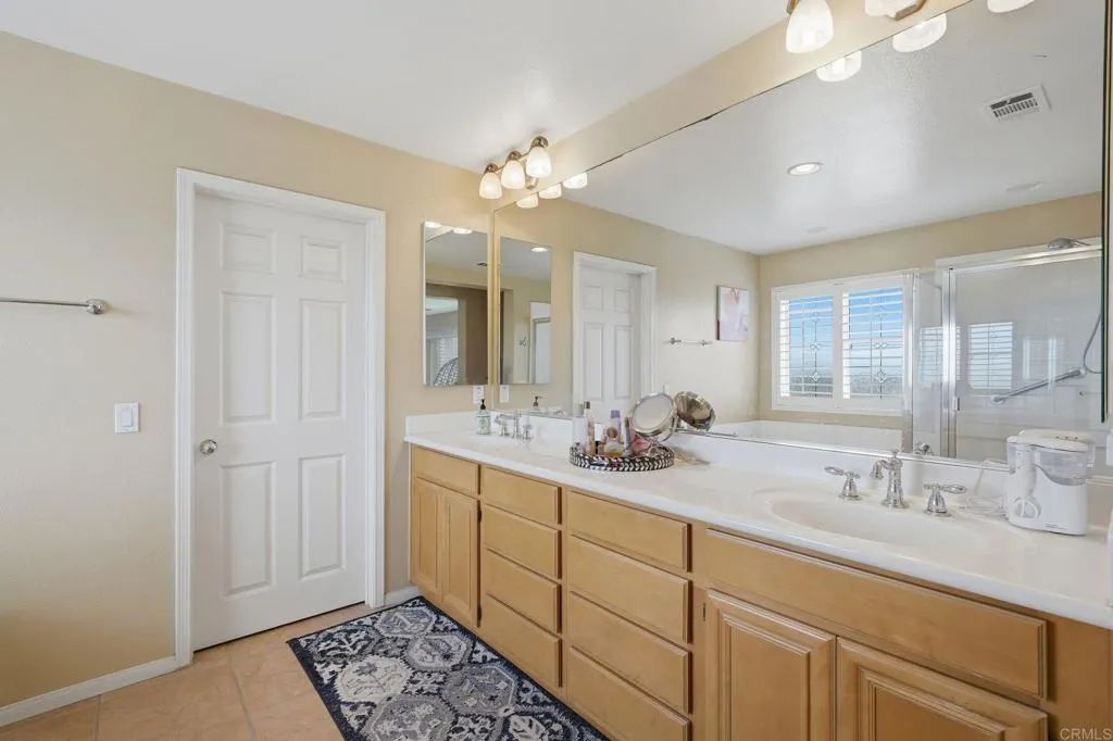 https://cdn.realtyfeed.com/cdn/127/306770709/351128f176534b45a1a622a78b37b39a.webp
