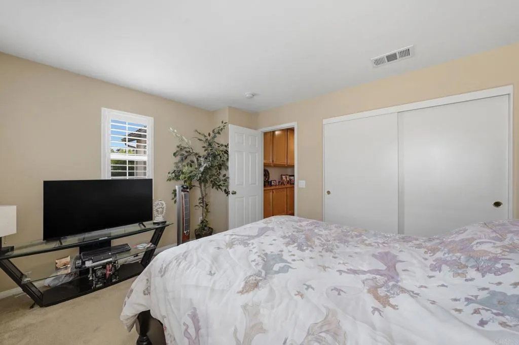 https://cdn.realtyfeed.com/cdn/127/306770709/bc25e2d259884aec19ffd3fdff33dee5.webp