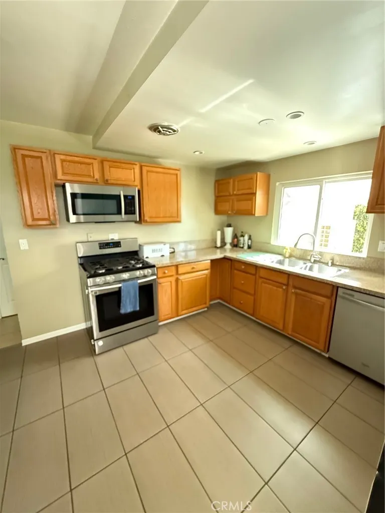 2002 Malcolm, Simi Valley, CA 93065 - Photo 2 of 19, Simi Valley, CA