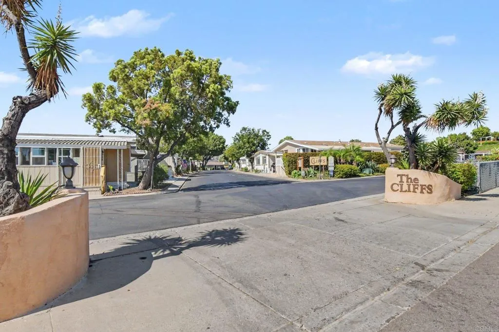 https://cdn.realtyfeed.com/cdn/127/306770741/4c5d1fc1277d616f32ab67f47a72f8b3.webp