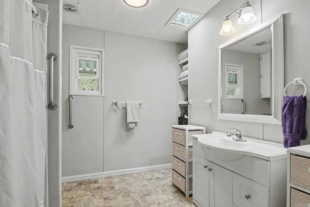 https://cdn.realtyfeed.com/cdn/127/306770741/8a96730bc02f8664e80b38ccd85c08c1.webp
