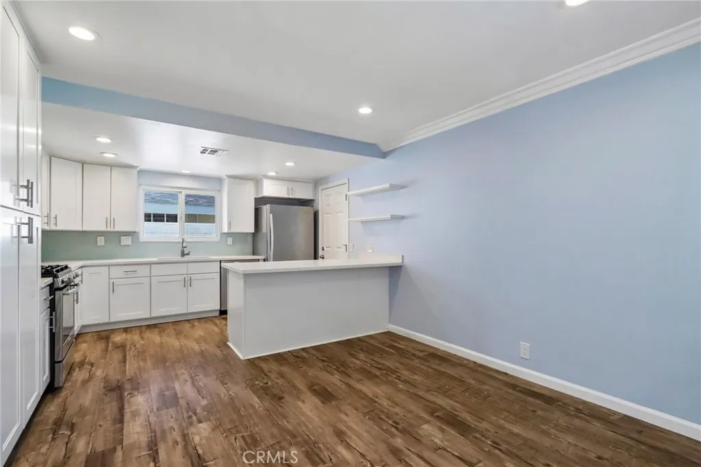 10362 Christmas Drive, Huntington Beach, CA 92646 - Photo 4 of 41, Huntington Beach, CA