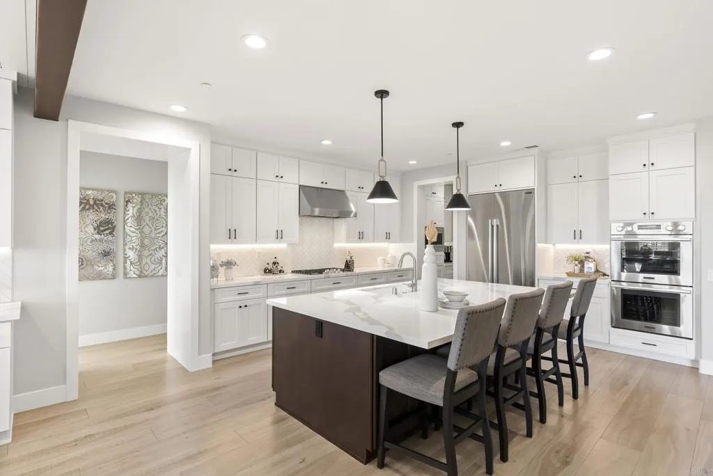 https://cdn.realtyfeed.com/cdn/127/306770762/55b5a3c15156ceda418c099794c2559b.webp
