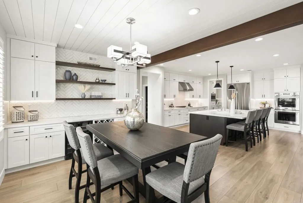 https://cdn.realtyfeed.com/cdn/127/306770762/82d623b41bbdee7283bee23066436cd9.webp