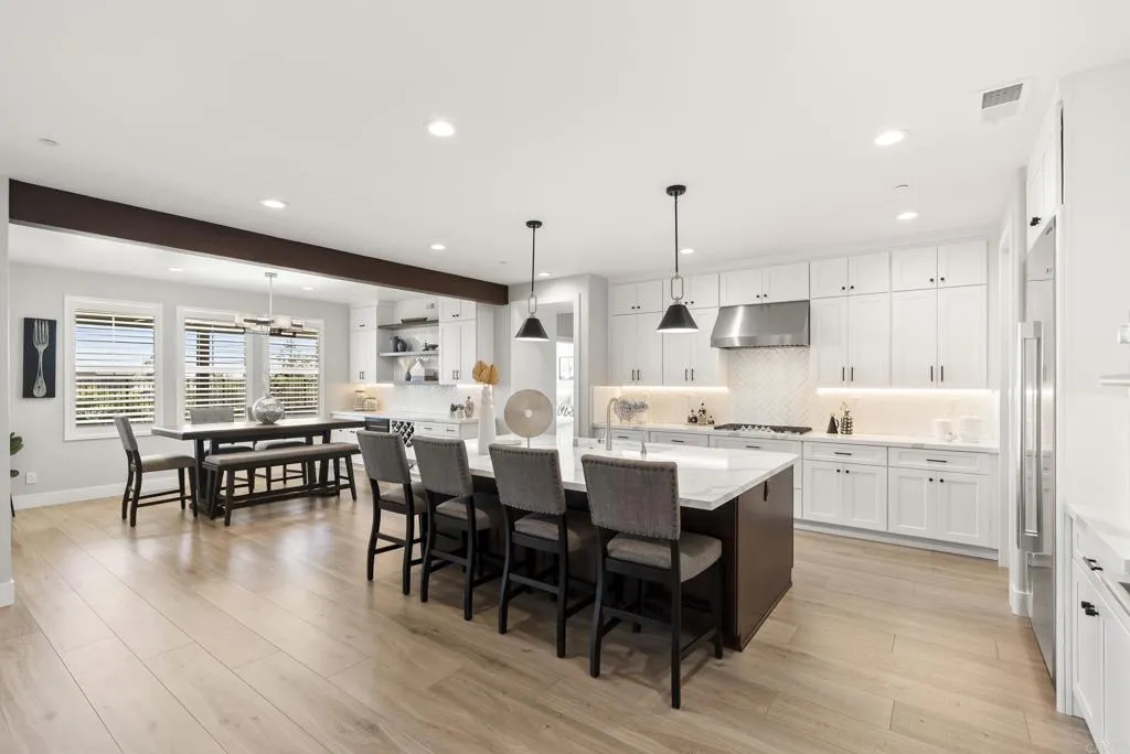 https://cdn.realtyfeed.com/cdn/127/306770762/c640c918200d0e6523d71bc1edf3ef5a.webp