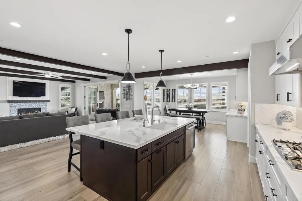 https://cdn.realtyfeed.com/cdn/127/306770762/cb421e5896dc558863e82a81dd7f063d.webp
