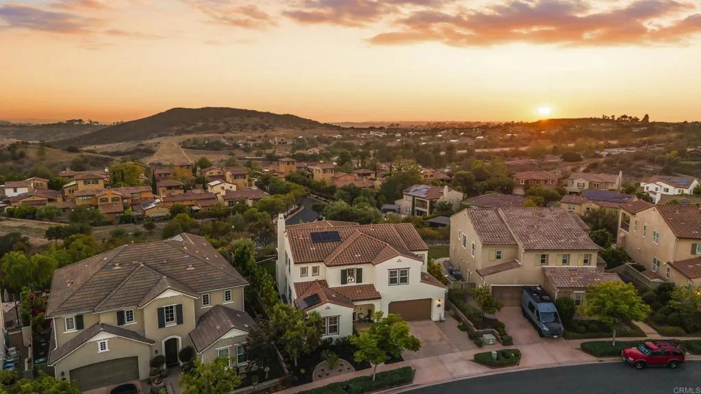 https://cdn.realtyfeed.com/cdn/127/306770762/dde2adac4820bbabaa9b706d4dd3c0b8.webp