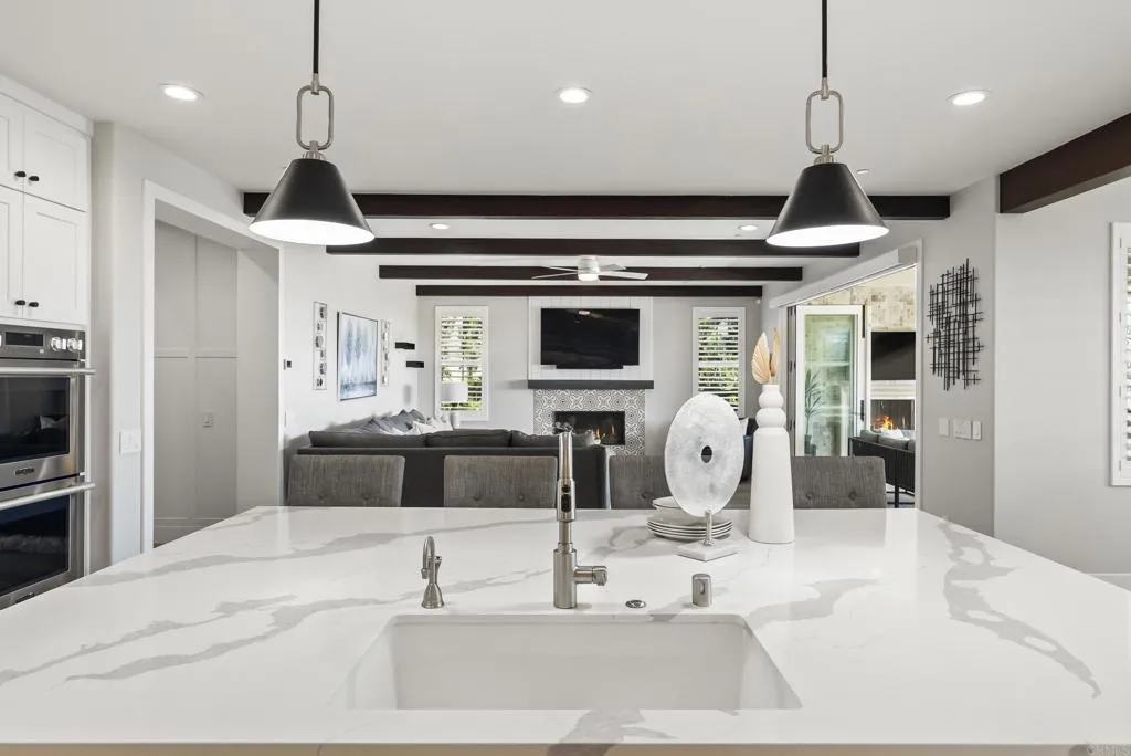 https://cdn.realtyfeed.com/cdn/127/306770762/f6eaf2c8bdecfdf2289f64974ae01dfc.webp