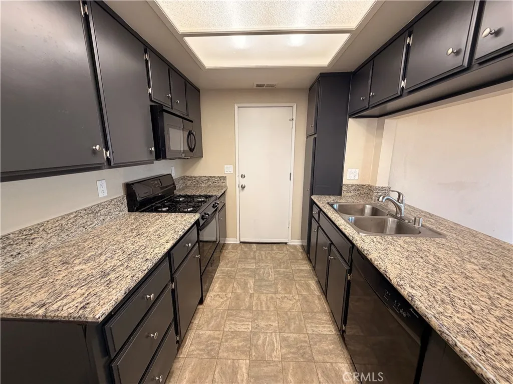27800 Hillpointe, Menifee, CA 92585 - Photo 3 of 13, Menifee, CA