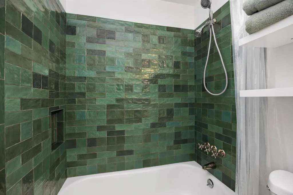 https://cdn.realtyfeed.com/cdn/127/306770790/01d1a3619cfb686d9e83eb174f72a62b.webp