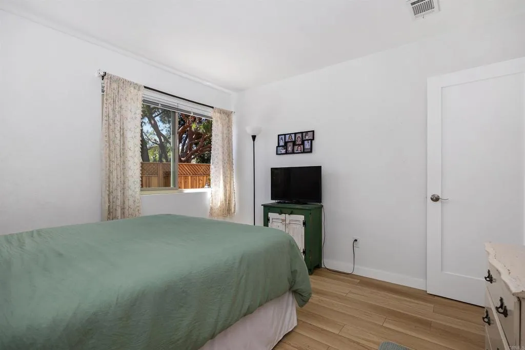 https://cdn.realtyfeed.com/cdn/127/306770790/65bcd4efac9efe33407d1b9c6d148276.webp