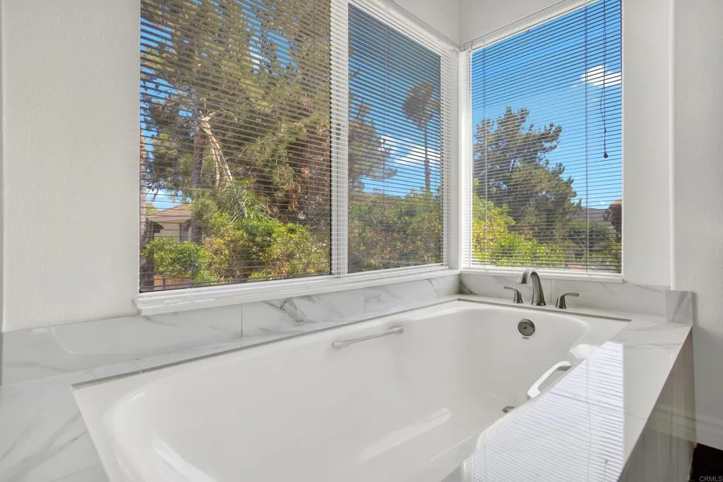 https://cdn.realtyfeed.com/cdn/127/306770796/1070c65fb783a4c1cabd964ed2c1325c.webp