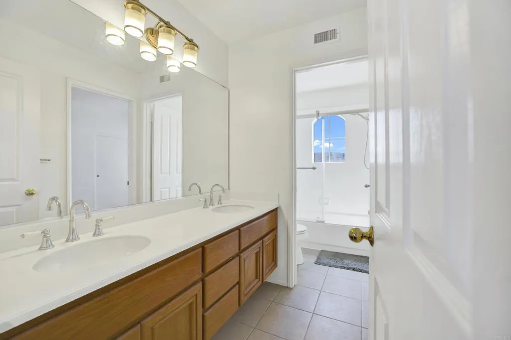 https://cdn.realtyfeed.com/cdn/127/306770796/26f4bd8b5b9dc7ee51758350af083567.webp