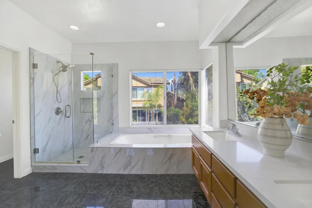 https://cdn.realtyfeed.com/cdn/127/306770796/5d127bb2b624f1d1cadfc77cbb25fc64.webp